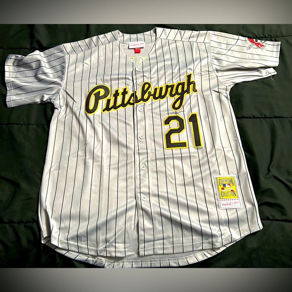 Pittsburgh Pinstripe Baseball Jersey Size XL